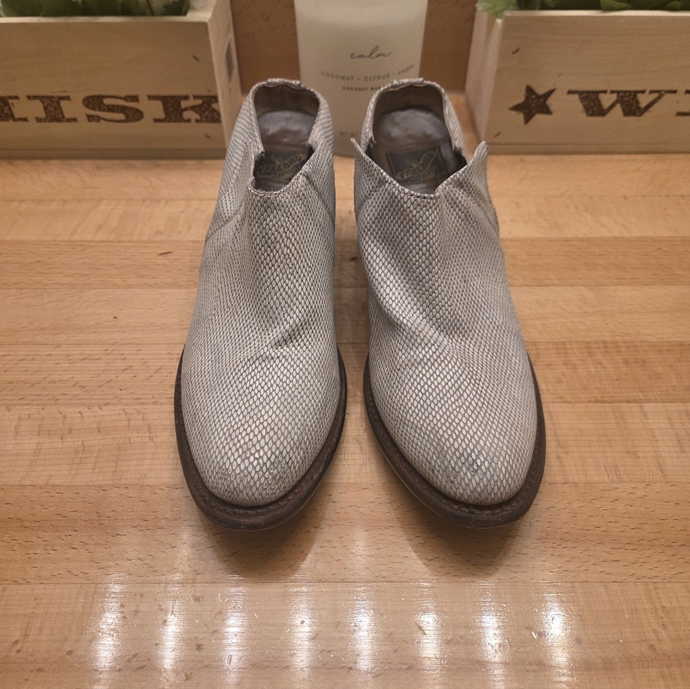 FREEBIRD Shae Cream Lizard  Leather Mule Booties Womens SZ 9 - Picture 2 of 8